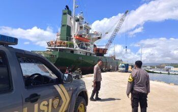 Laksanakan Patroli Rutin di Pelabuhan Syahbandar Sape, Polsek Sape Himbau Keselamatan Kerja