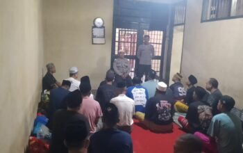 SAT BINMAS POLRES DOMPU PERKUAT PEMBINAAN KEAGAMAAN BAGI TAHANAN DAN MASYARAKAT MELALUI CERAMAH AGAMA SERTA SAFARI SHOLAT JUMAT