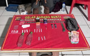 SATRESNARKOBA POLRES DOMPU AMANKAN TERDUGA PELAKU NARKOTIKA DI KECAMATAN KEMPO, BELASAN PAKET DIDUGA SABU DISITA
