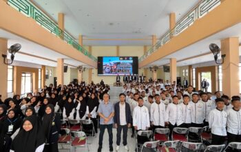 Beri Edukasi Santri Baru Dea Malela, Kasat Resnarkoba Polres Sumbawa Serukan “Pergaulan Sehat Tanpa Narkoba”